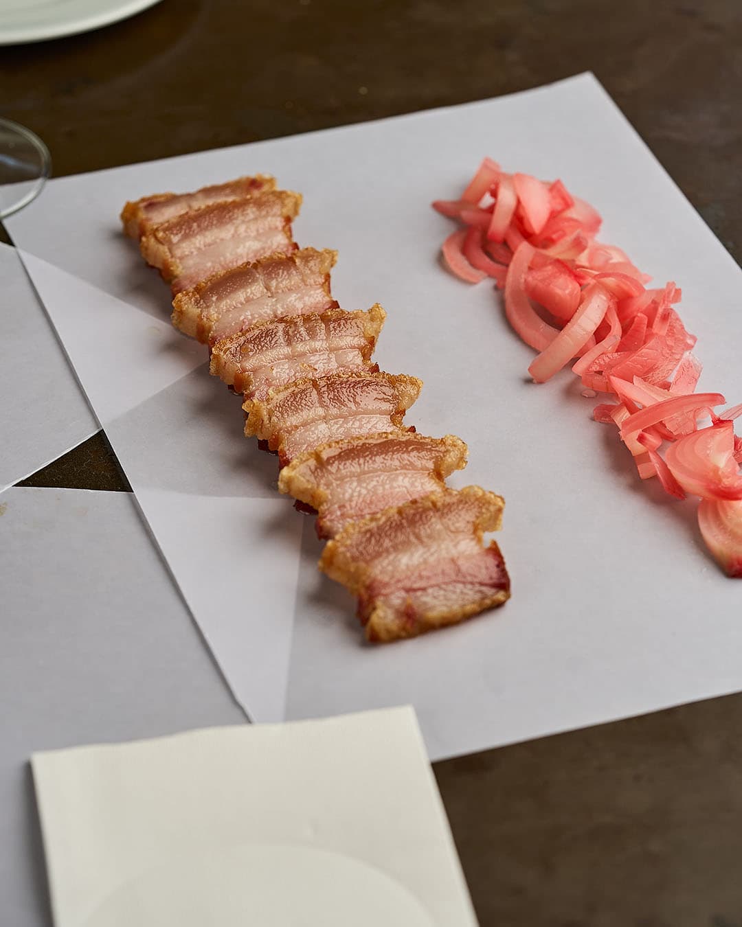 Torreznos caseros crujientes en Santabar, Santa Faz, Alicante