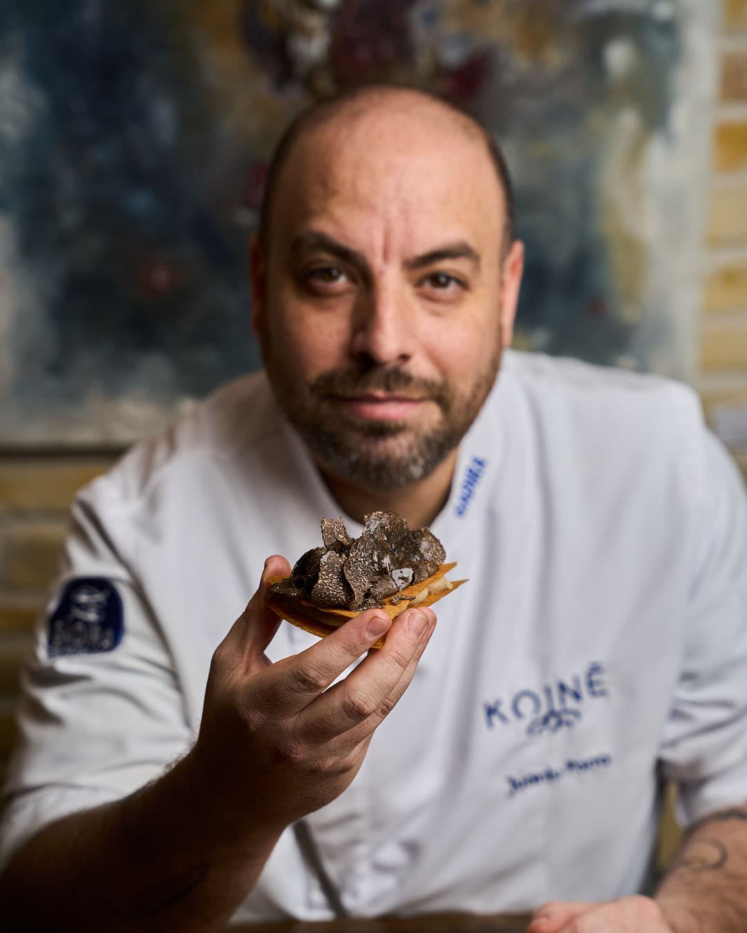 Juanlu Parra, chef de Koiné Bistró, con la filopizza, Alicante