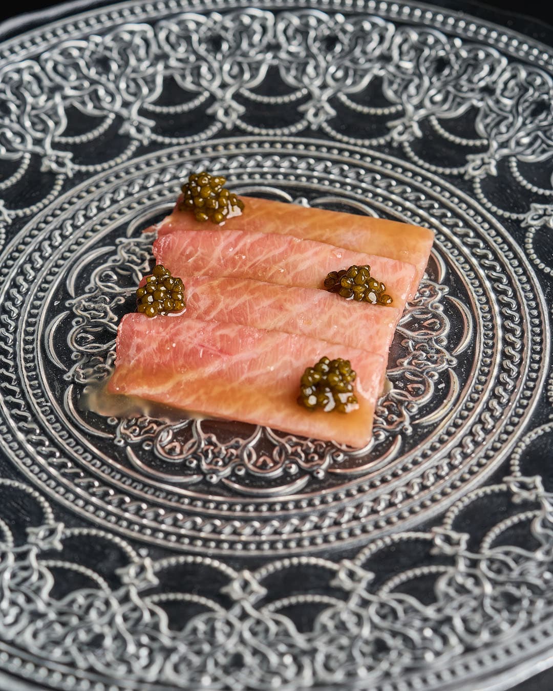 Sashimi de atún rojo con caviar en Barrazero Bistro, Alicante