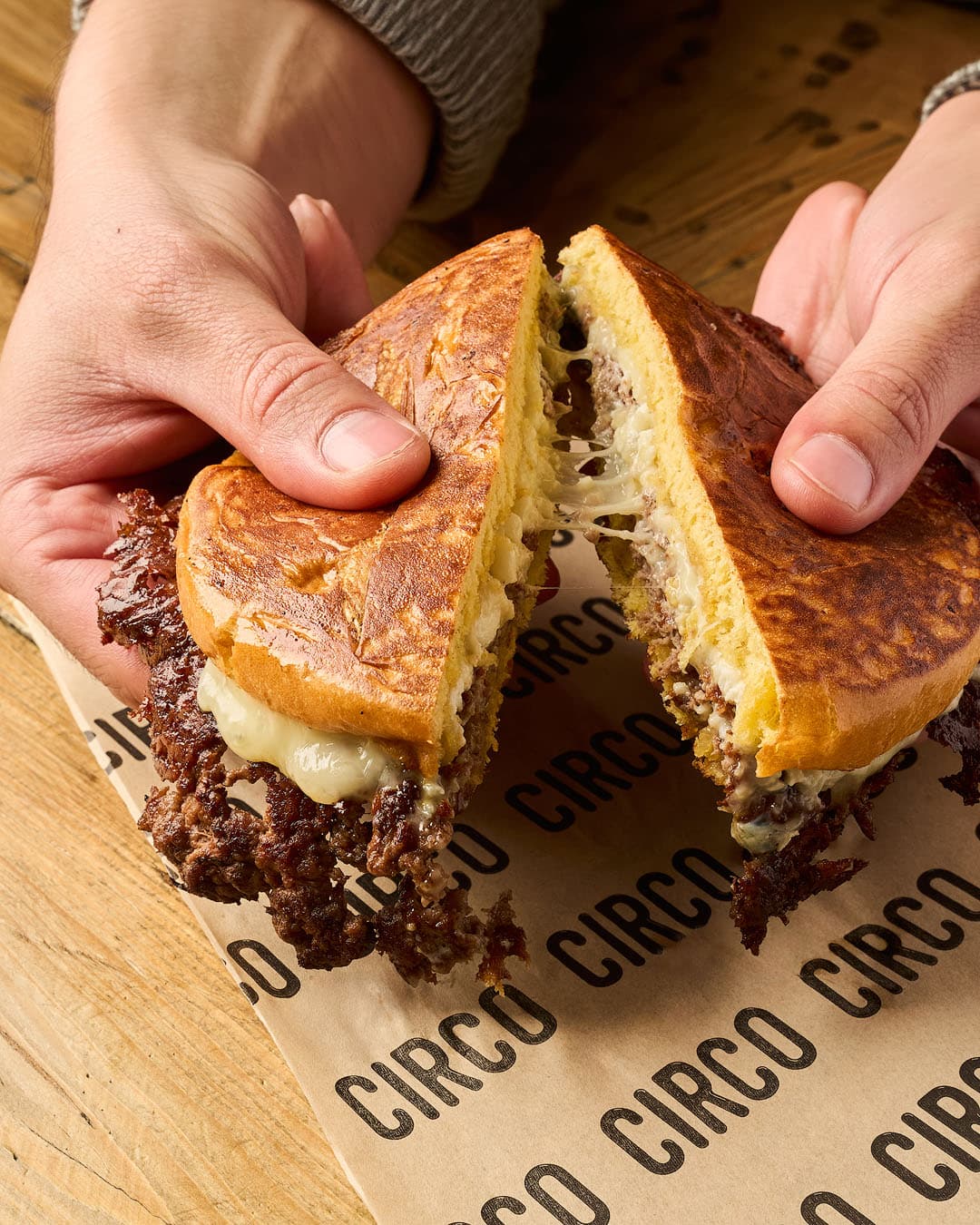 Supersmash cheeseburger at Circo Burger, Alicante