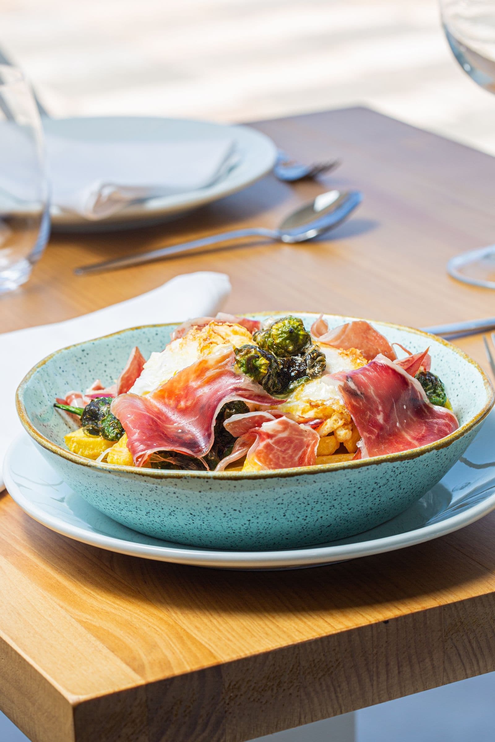Dishes at Salitre restaurant in San Juan Playa, Alicante
