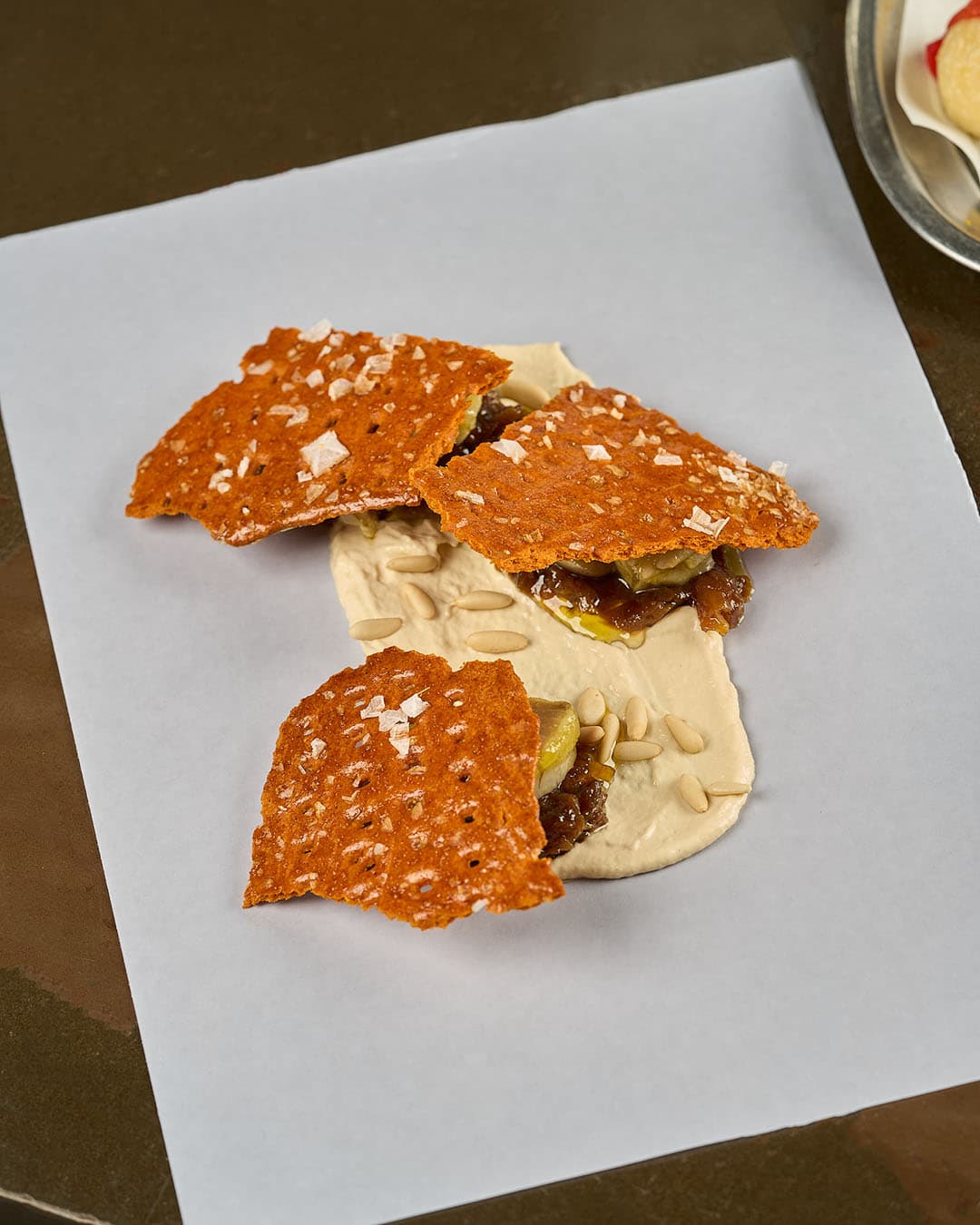 Coca amb tonyina en Santabar, tapas valencianas en Santa Faz, Alicante