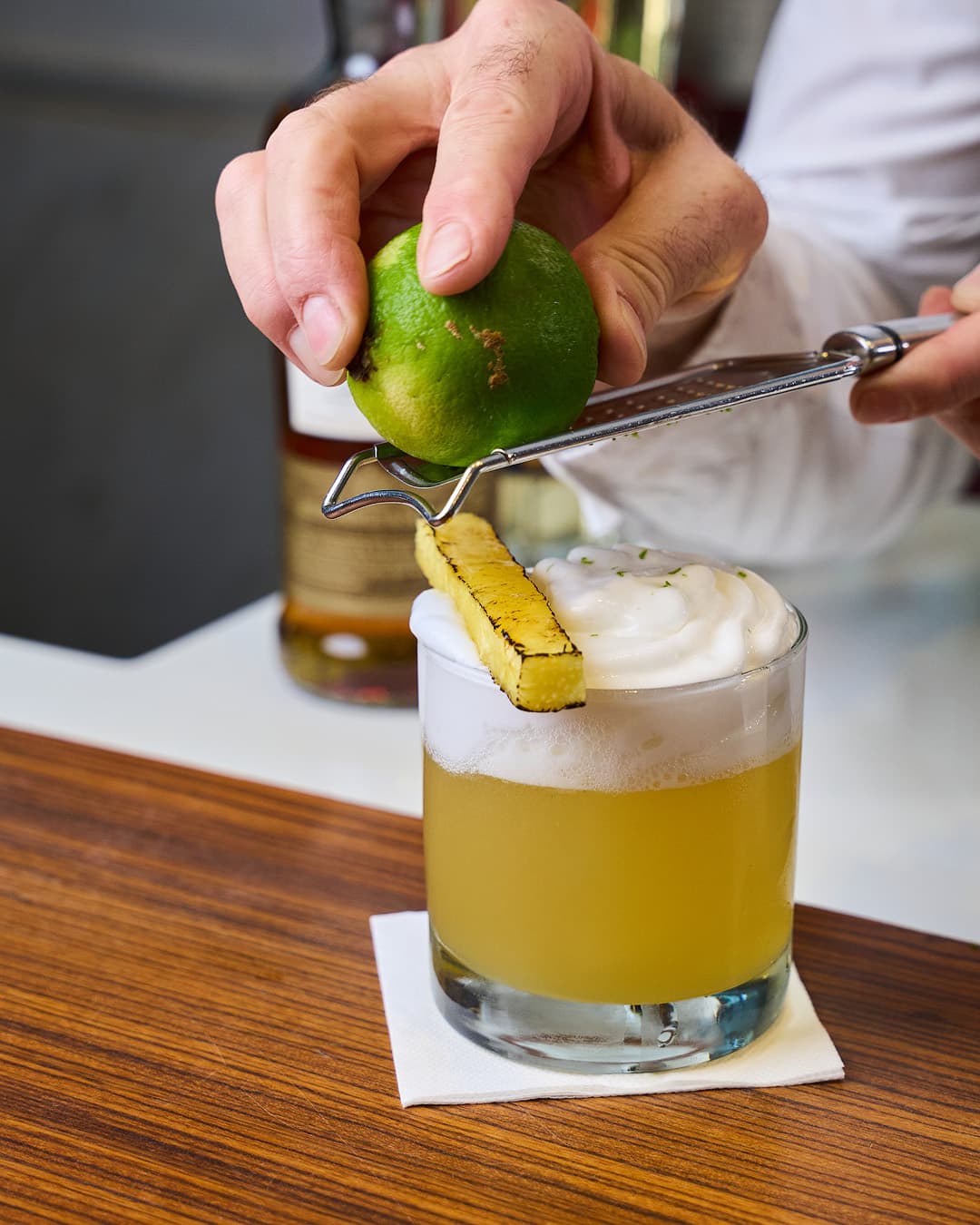 Cocktail preparation at the NiC bar, Alicante