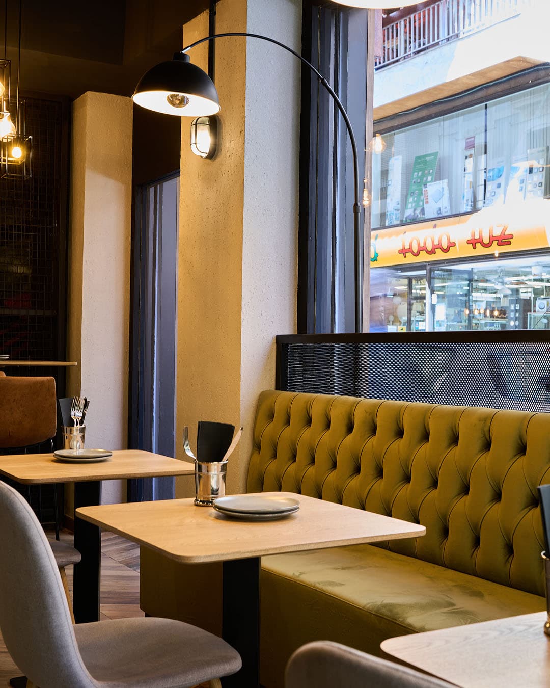 Interior of Teatro 18, tapas and cocktails restaurant in Alicante