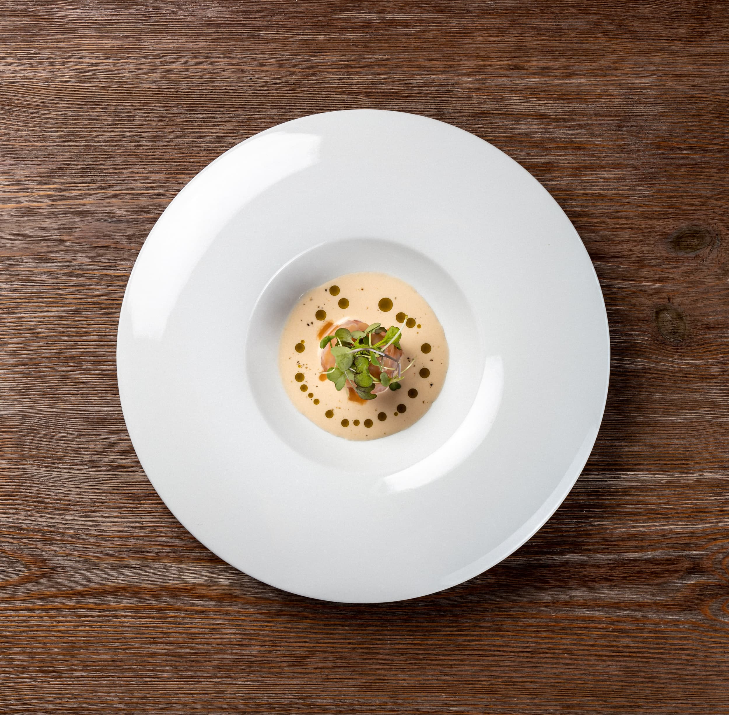 Presentation of a dish at La Ereta